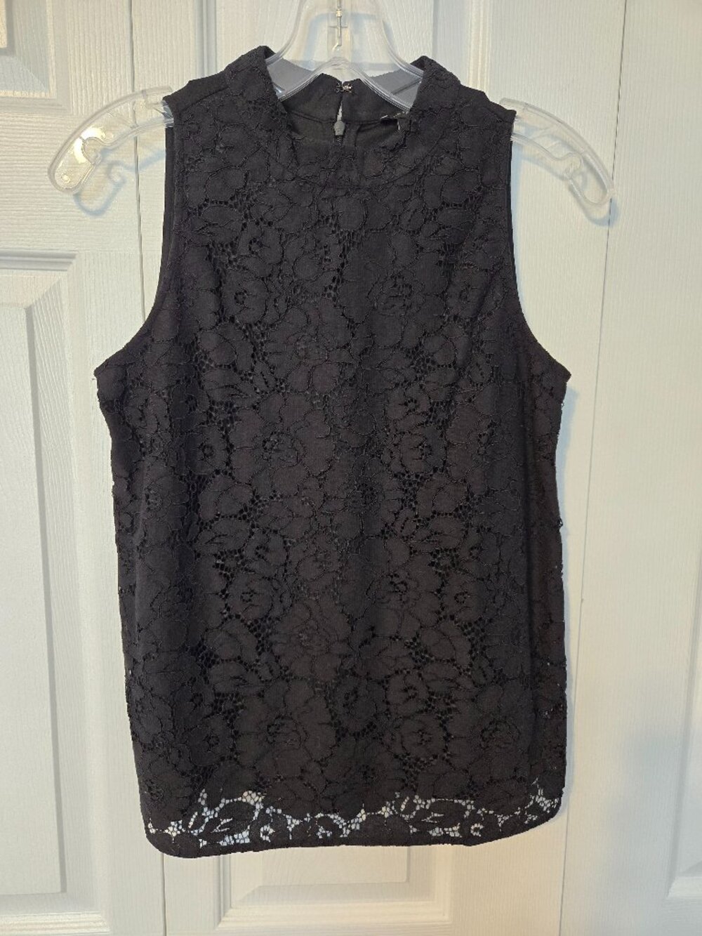Ann Taylor Black Sleeveless Floral Lace Top, Size XXS